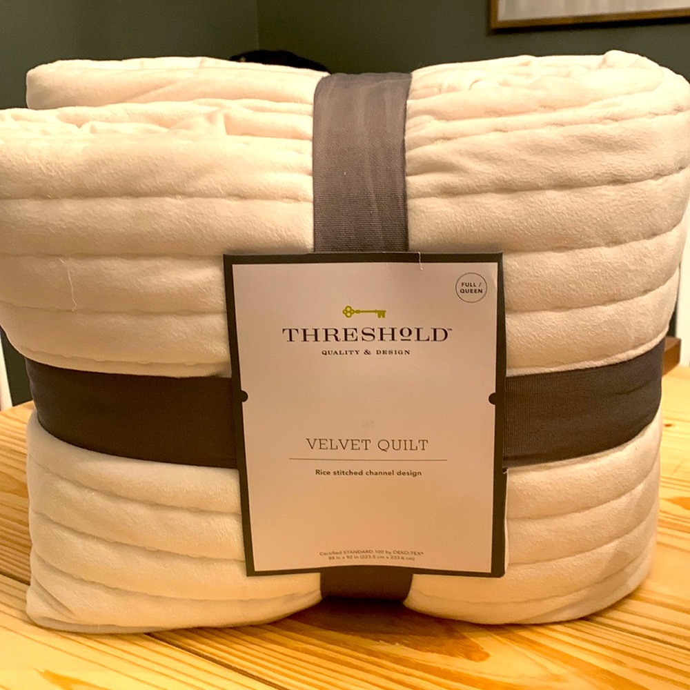 Threshold Cream Full/Queen Velvet Quilt